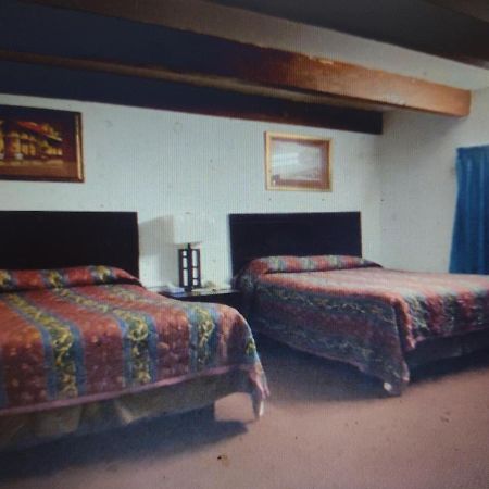 Budget Inn & Suites -Super-Ice Cold Spotless Rooms- Door-To-Door Lit Parking & Lowest Price Plus Hbo Max,Spanish Tv, Internet Free!! Freer Extérieur photo